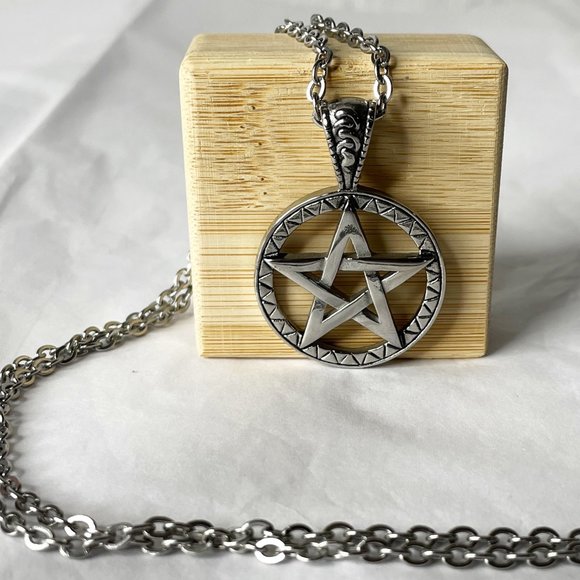 Other - New Silver-tone Round Pentagram Star Pendant Necklace